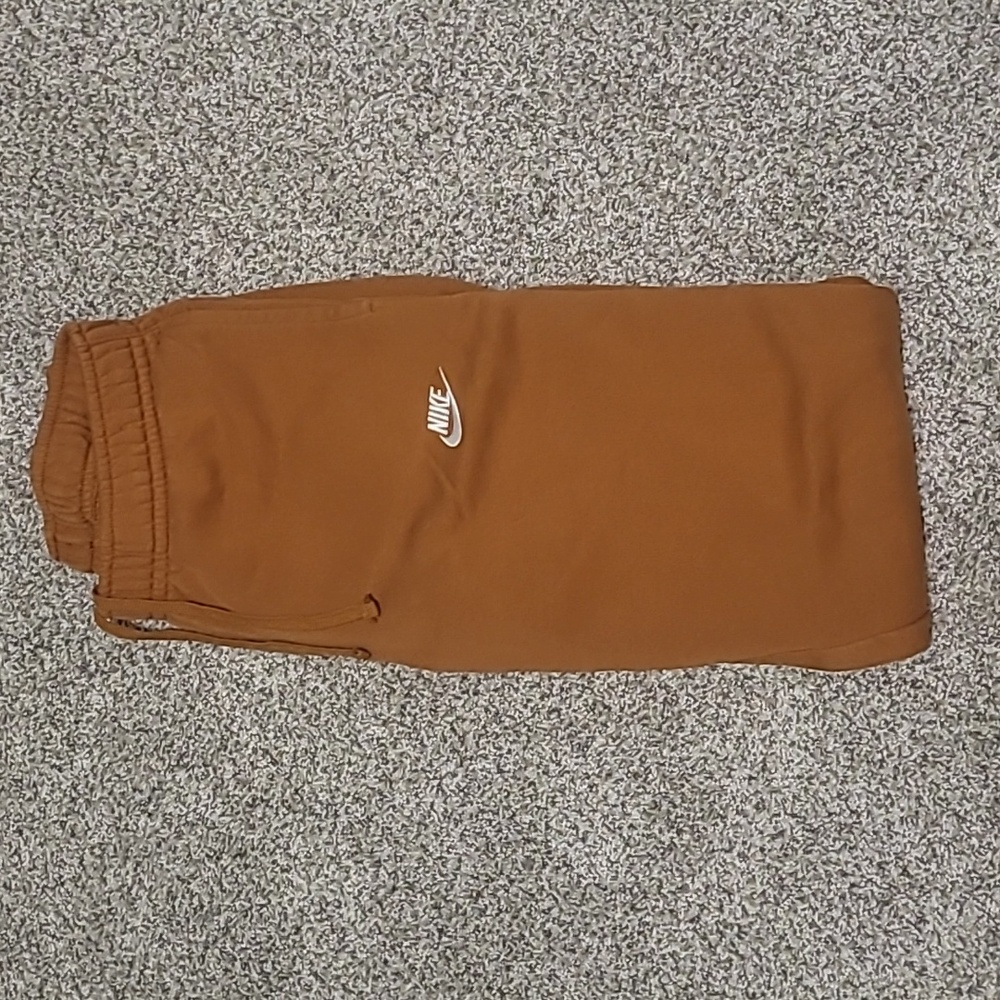 Nike joggers unisex